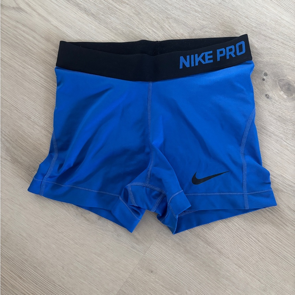 Nike Pro women’s shorts